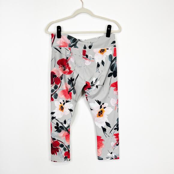 Fabletics grey silver pink floral 3/4 leggings size medium - Picture 2 of 3